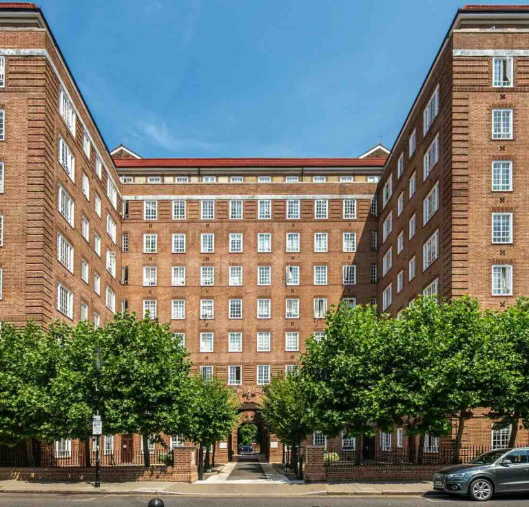 Swan Court